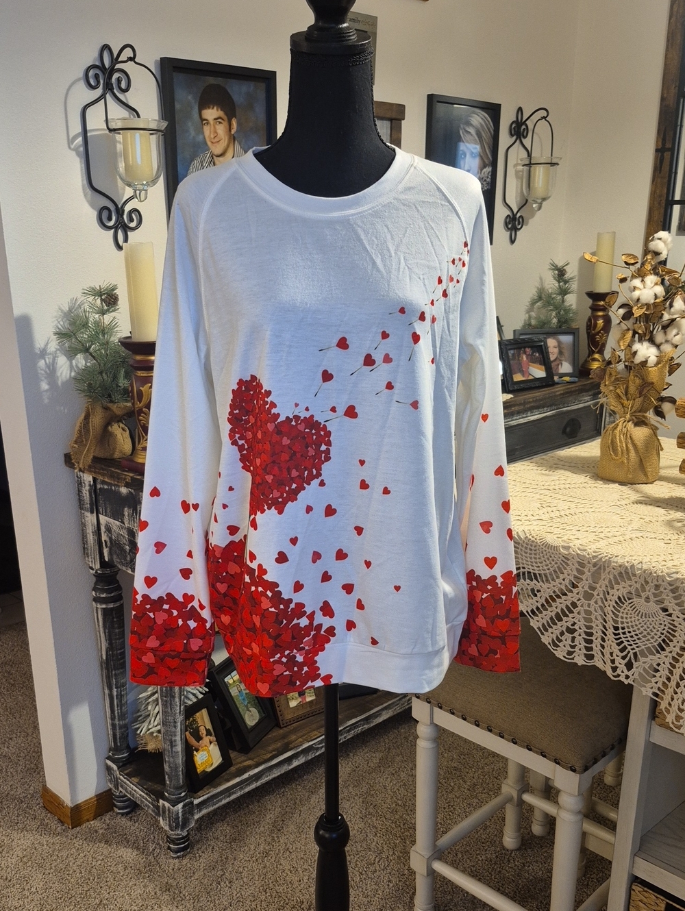Women’s White Heart-Print Long Sleeve Sweatshirt